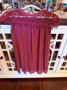 She + Sky Crochet Lace Sleeveless Top in Burgundy